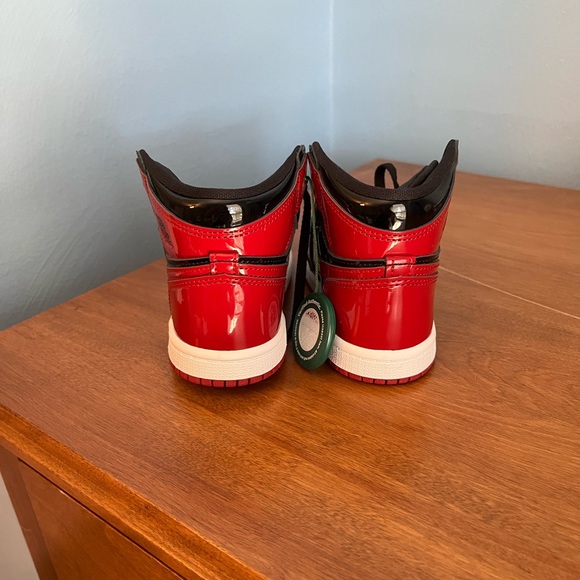 AIR JORDAN 1 RETRO HIGH OG - Picture 7 of 8